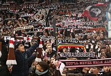 Fans des FC St. Pauli - Christian Charisius/dpa