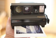 Polaroid Sofortbildkamera - Foto: Oliver Berg/dpa/Archiv