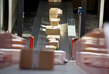 Paketversand nach Gro&szlig;britannien - Foto: Rainer Jensen/dpa-tmn