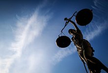 Statue der Justitia - David-Wolfgang Ebener/dpa/dpa-tmn
