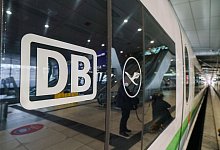 Lufthansa und Deutsche Bahn - Frank Rumpenhorst/dpa