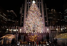 Weihnachtsbaum am Rockefeller-Center in New York - John Minchillo/AP/dpa