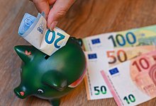 Sparen - Patrick Pleul/dpa-Zentralbild/dpa