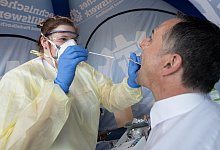 Corona-Test - Foto: Marijan Murat/dpa