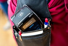 Das Kartenleseger&auml;t eines Caf&eacute;s - Sina Schuldt/dpa