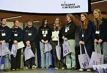 jugend-forscht-bad-salzuflen-vl-pia-luisa-strachau-sophie-neufeld-frederik-rolf-marie-buchhorn-jonah-marie-flaskamper-jannis-biedermann-jule-heseler-melina-oberho - Sibylle Kemna