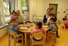 Eine bunte Kindergartenfamilie - Elena Gunkel