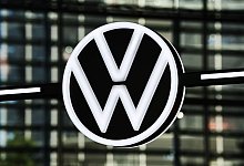 Volkswagen-Logo - Swen Pförtner/dpa