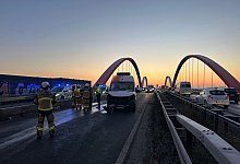 Massenkarambolage auf glatter A42 - Justin Brosch/dpa