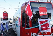 Streiks im Nahverkehr bei kommunalen Betrieben - Oliver Berg/dpa