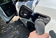 E-Auto laden - Till Brand