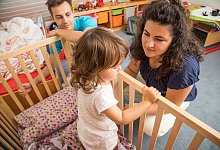 Eltern mit Kind - Christin Klose/dpa-tmn/dpa