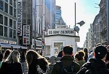 Checkpoint Charlie - Jens Kalaene/dpa
