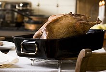 G&auml;nsebraten - Foto: Manuela R&uuml;ther/dpa-tmn