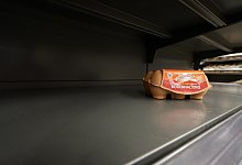 Leeres Regal - Foto: Rene Traut/dpa