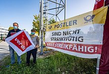 Warnstreik der Post - Foto: Armin Weigel/dpa