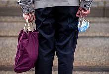 Risiko für eine erneute Corona-Infektion - Foto: Jens Büttner/dpa-Zentralbild/dpa