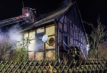 Tote Person bei Brand in Fachwerkhaus - Michael Horst/Feuerwehr Porta/dpa