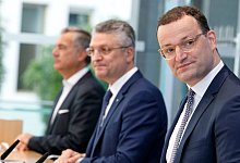 Wieler und Spahn - Foto: Carsten Koall/dpa