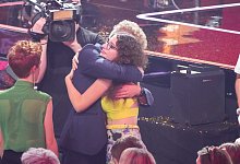 Tammo Förste umarmt Sophie Frei - Gerald Matzka/dpa