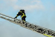 Feuerwehr im Einsatz - Andreas Arnold/dpa