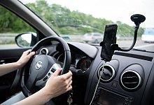 Handy im Stra&szlig;enverkehr - Melissa Erichsen/dpa