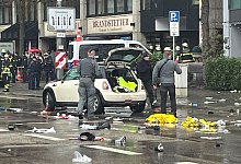 Auto in M&uuml;nchen in Menschengruppe gefahren - Christoph Trost/dpa