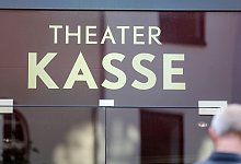 Theaterkarten werden nach Einsch&auml;tzung des Deutschen B&uuml;hnenvereins inzwischen oft kurzfristiger gekauft als vor der Corona-Pandemie. - Gerald Matzka/dpa-Zentralbild/dpa