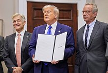 USA - Trump unterzeichnet Dekret für Arzneipreise - Mark Schiefelbein/AP/dpa