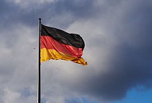 Deutsche Flagge - Annette Riedl/dpa