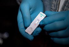 Corona-Laientest - ina Schuldt/dpa