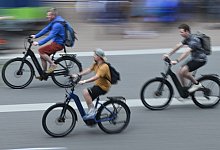 E-Bikes - Arne Dedert/dpa