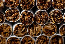 Illustration - Zigaretten - Sven Hoppe/dpa