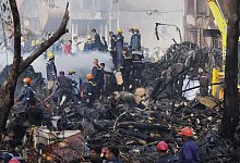 Flugzeugabsturz in Indien - Ajit Solanki/AP/dpa
