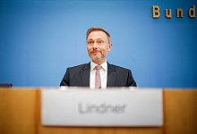 Christian Lindner will an der Schuldenbremse festhalten. - Kay Nietfeld/dpa