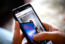 Dating App Tinder auf einem Smartphone - Sina Schuldt/dpa/dpa-tmn