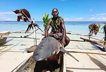 &laquo;Shark Calling&raquo; - Christina Steiner/Godfree Abage/Shark Calling Festival/dpa