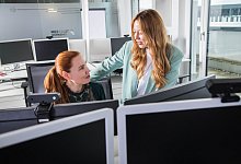 Onboarding-Situation im Büro - Christin Klose/dpa-tmn