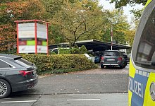 Schülerin an Berufsschule in Paderborn niedergestochen - Christian Müller/dpa