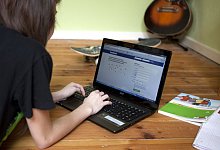 Hochladen von Fotos - Foto: Silvia Marks/dpa