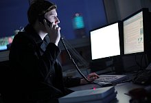 Mensch arbeitet nachts - Foto: Oliver Berg