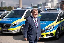 Reul: Keine Elektro-Streifenwagen in Sicht - Marius Becker/dpa