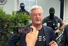 Polizei geht gegen rechtsextremes Magazin &laquo;Compact&raquo; vor - Sven Kaeuler/dpa/tnn/dpa