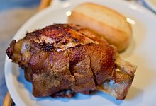 Schweinshaxe - Foto: picture alliance / Daniel Karmann/dpa