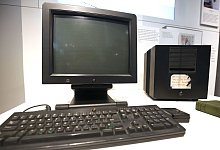 Sotheby's versteigert Berners-Lees Internet-Quellcode - Foto: Philip Toscano/PA Wire/dpa