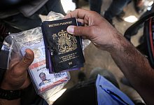 Ausweis - Mohammed Talatene/dpa