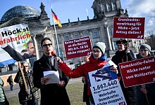 Übergabe der Höcke-Petition - Britta Pedersen/dpa