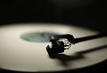 Plattenspieler Tonarm - Ina Fassbender/dpa/dpa-tmn