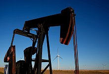 Das Verbrennen von Öl befeuert die Erderhitzung - Charlie Riedel/AP/dpa