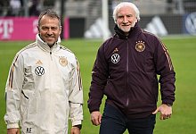 Hans Flick (l.) und Rudi V&ouml;ller - Arne Dedert/dpa